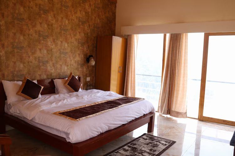 Superior Room with Lawn and Swing (Ground Floor)