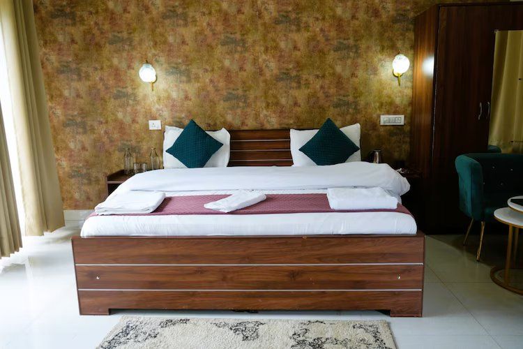 Luxury Suite With Bathtub