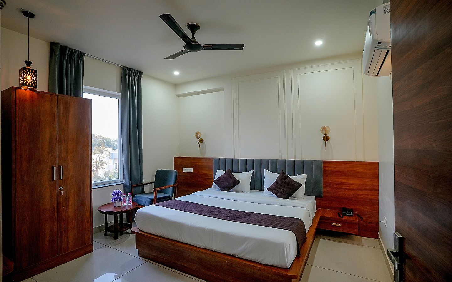 Hotel Kishna Empire