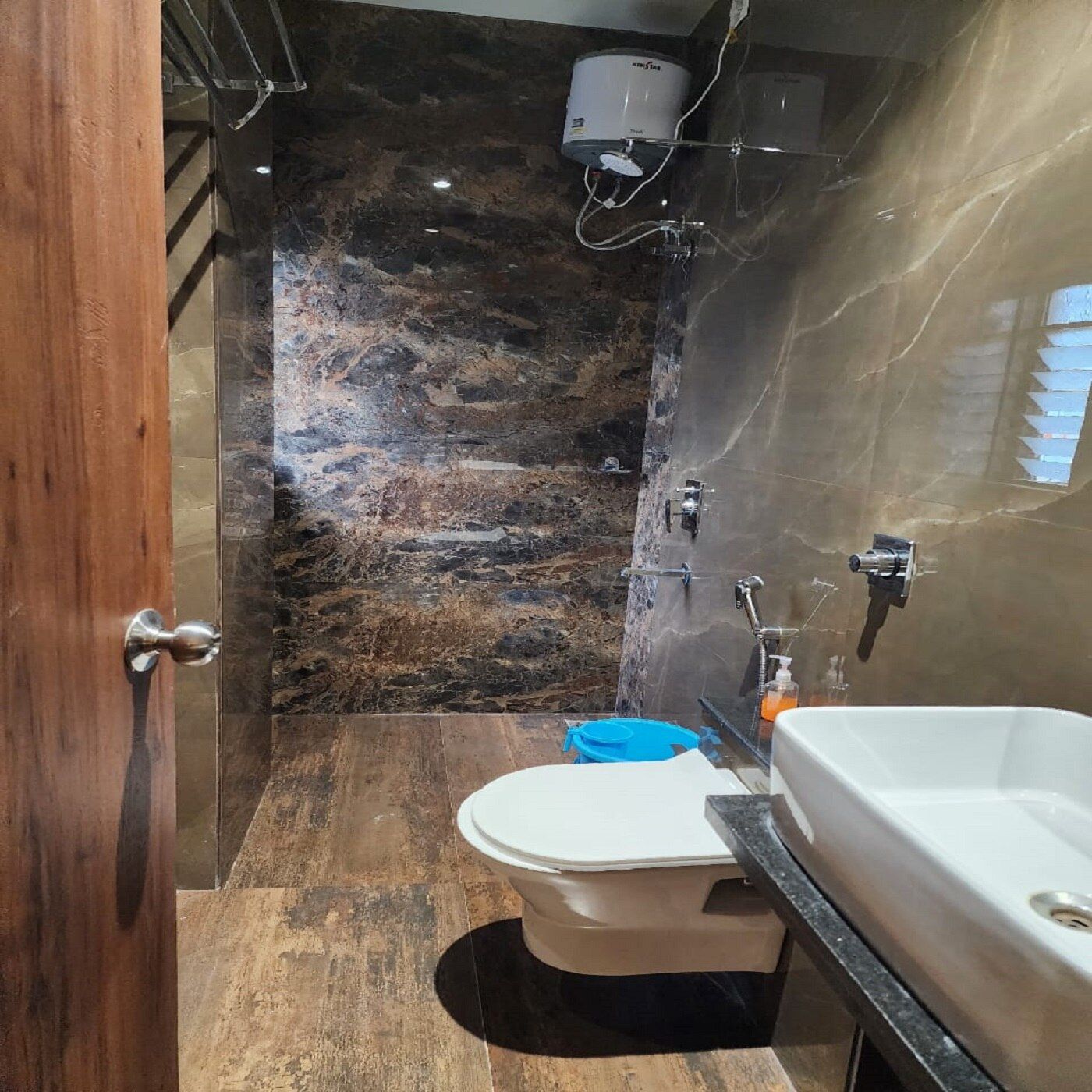 Hotel The Mint Deluxe AC Room 4