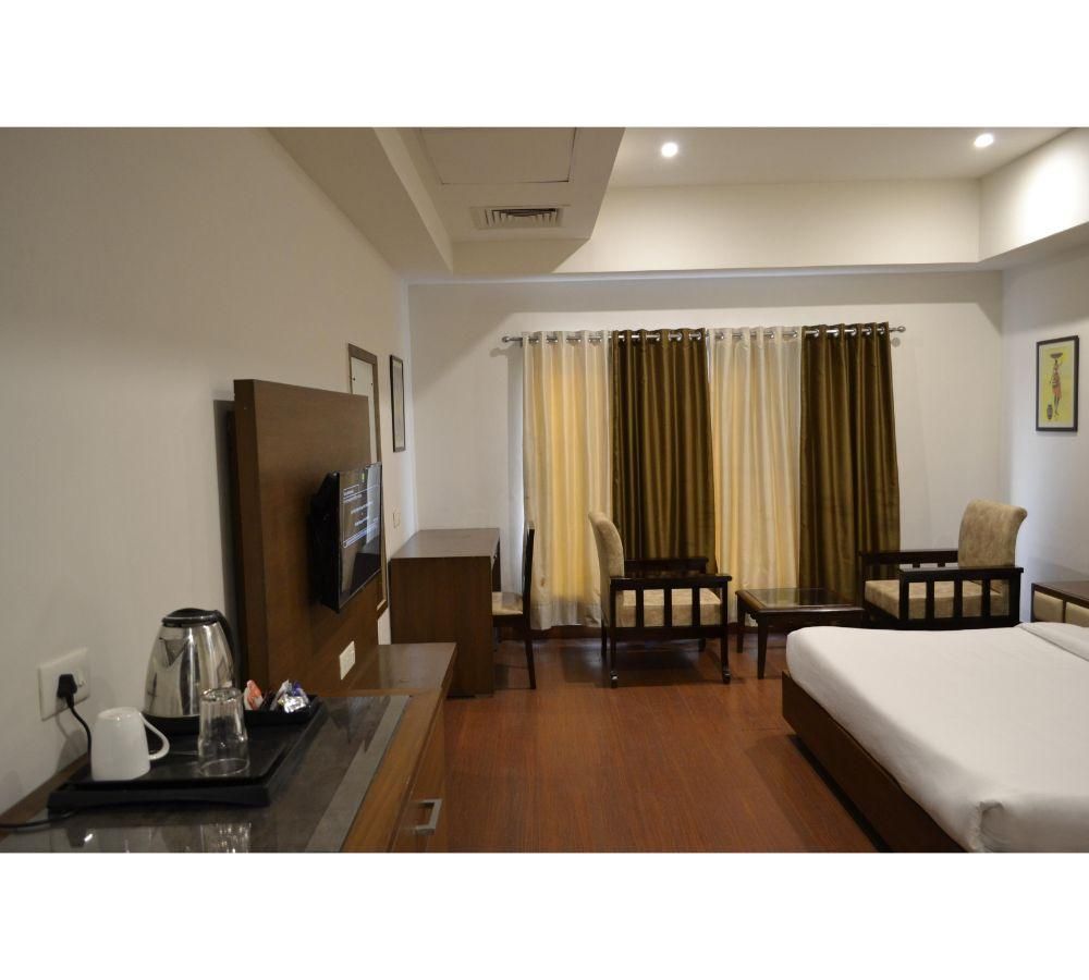 Royal Palm Resort  Deluxe Room 3