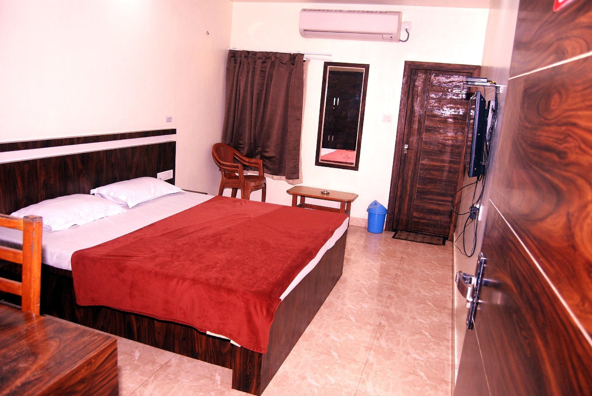 Back Side Double Bed AC Room