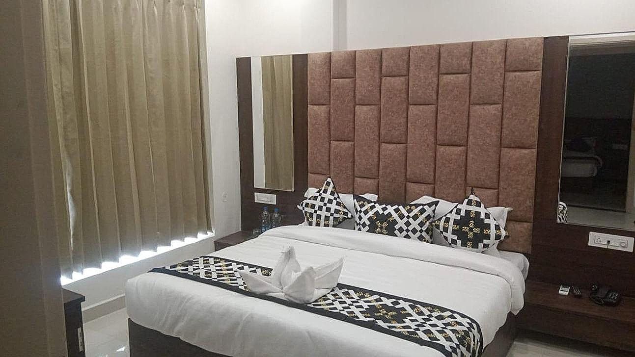 Epic Star Hotel And Resort Deluxe Double Room  12