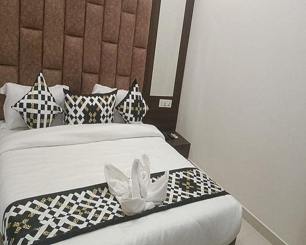 Epic Star Hotel And Resort Deluxe Double Room  3