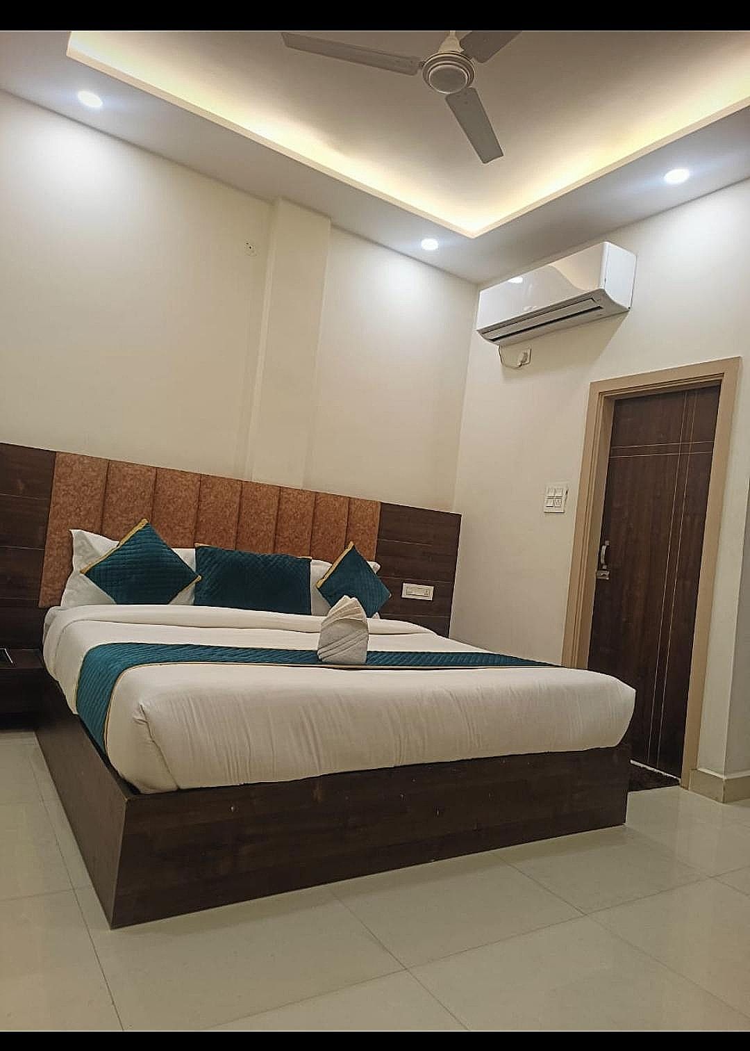 Epic Star Hotel And Resort Deluxe Double Room  7