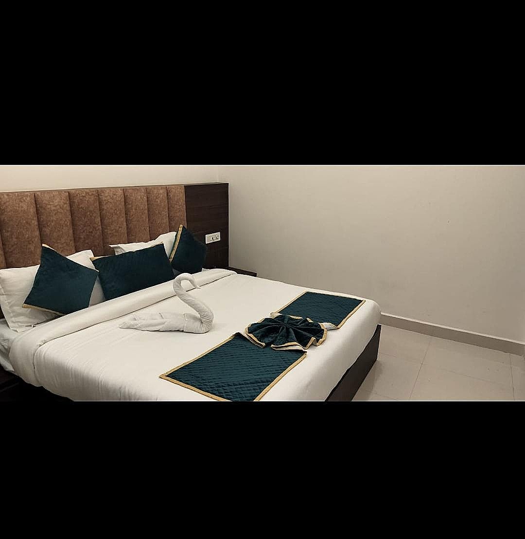 Epic Star Hotel And Resort Deluxe Double Room  11