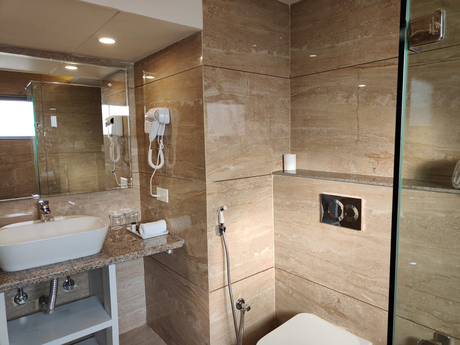 Arco Hotels and Resorts Premium Room - Countryside View 6