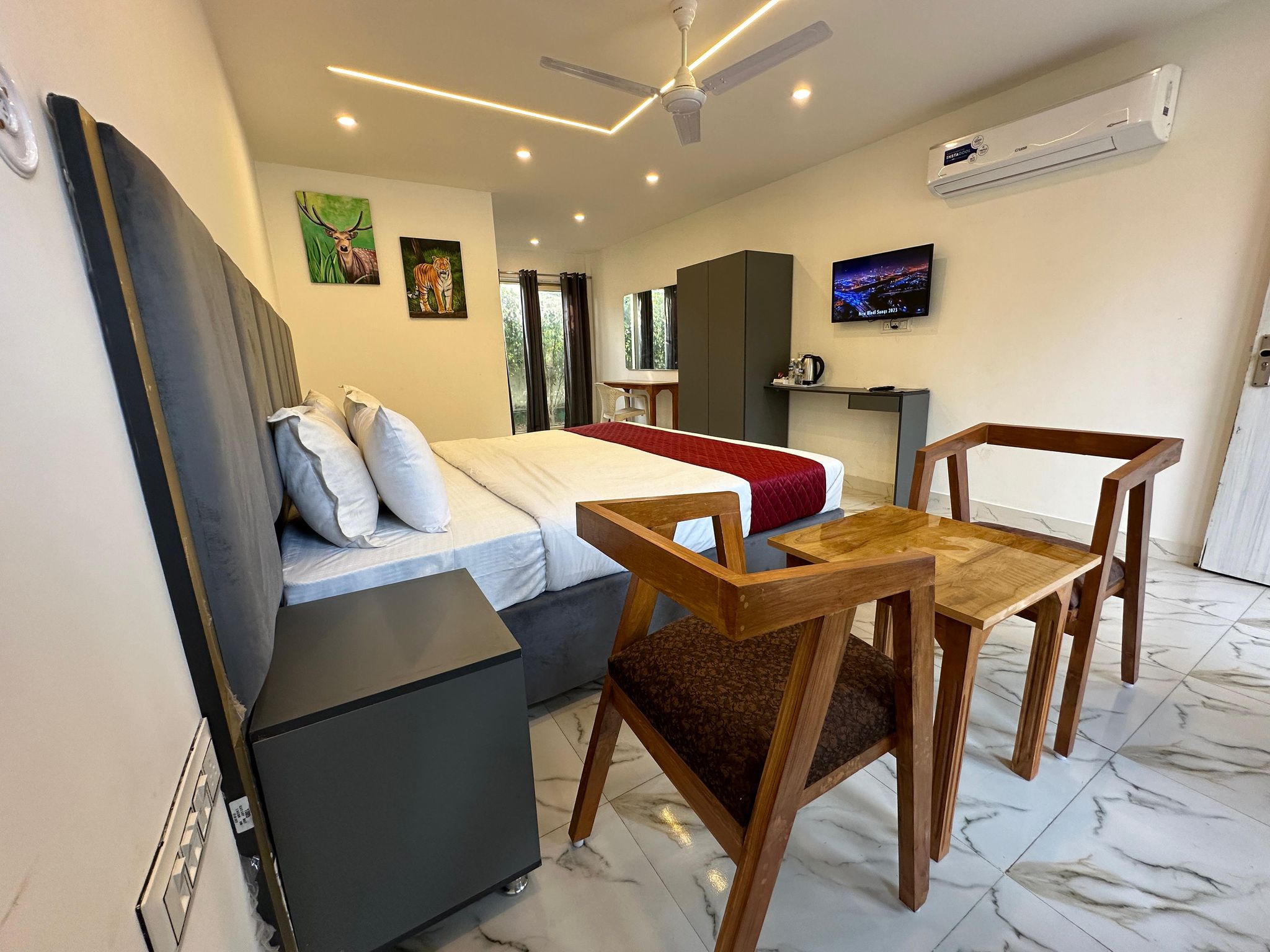 Six Seasons Resort Economy Plus AC Rooms 11