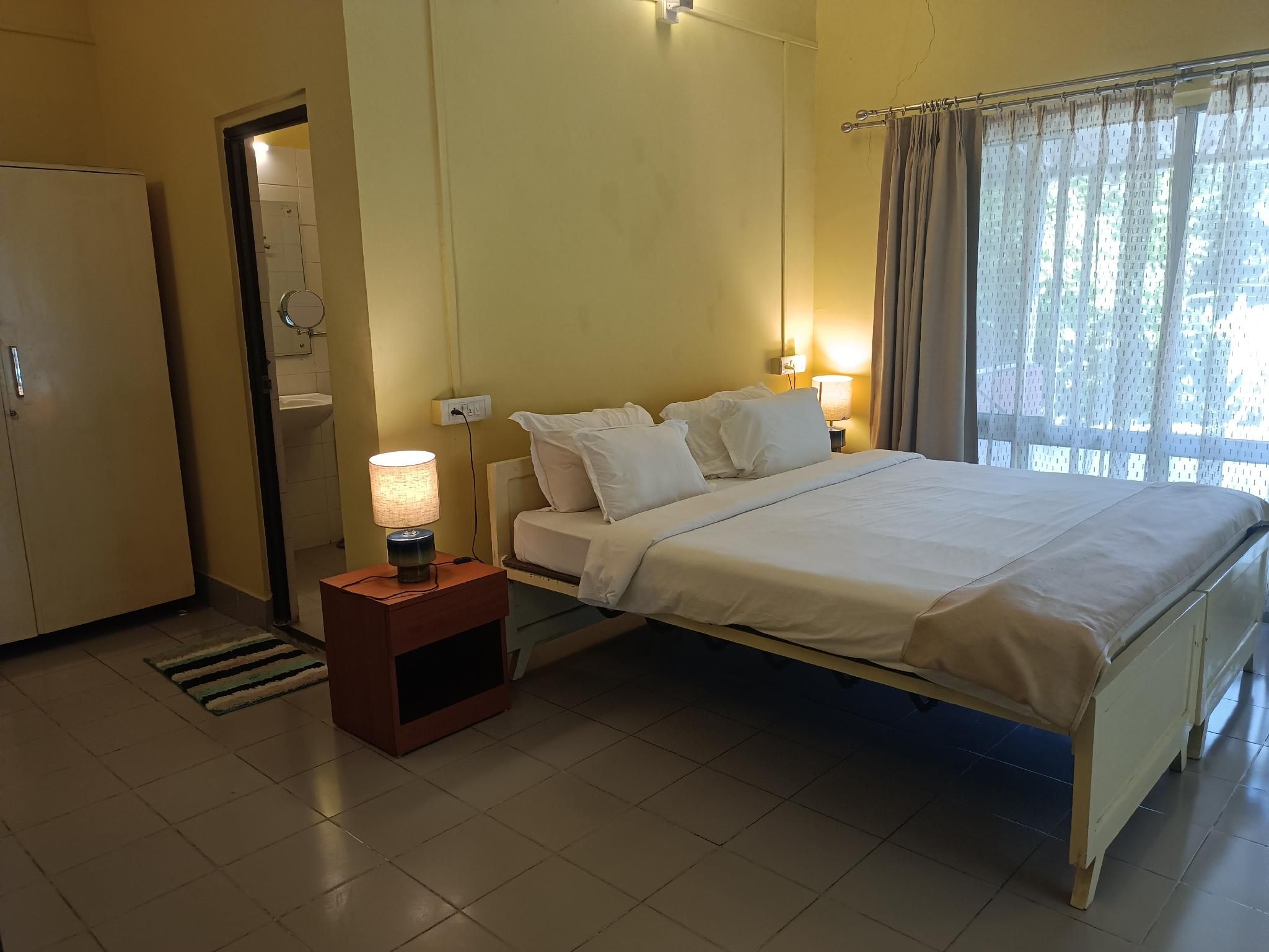 BI-CLONAL 520(EXECUTIVE ROOM)