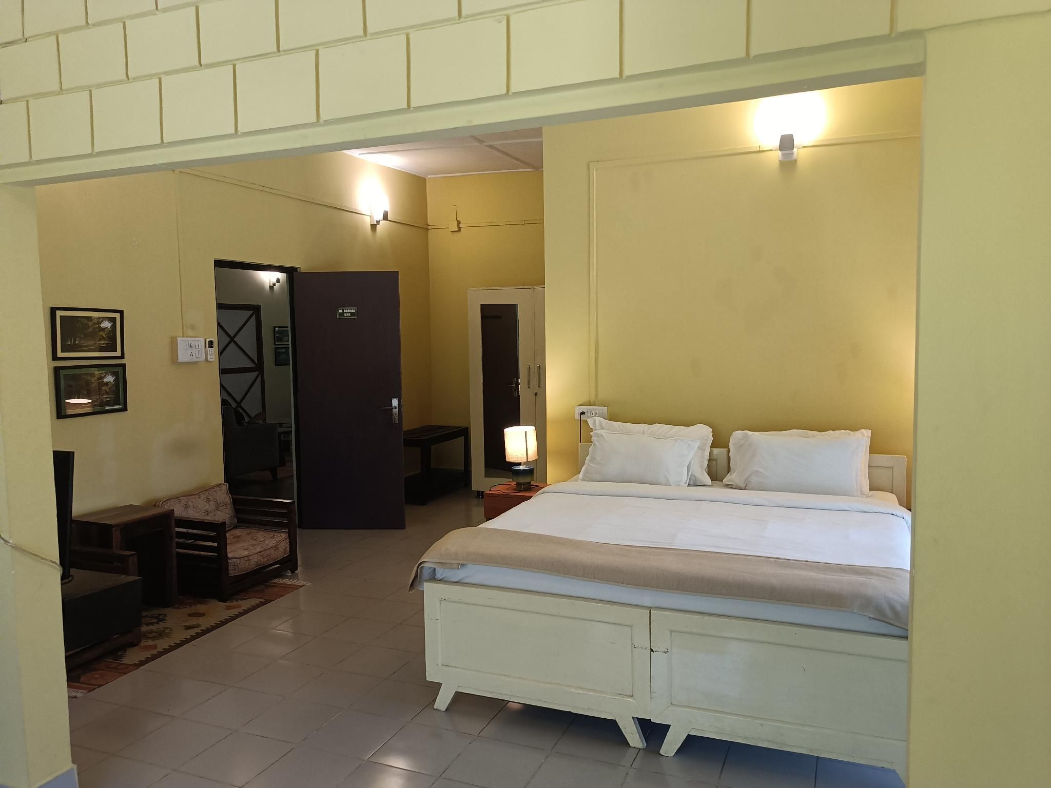 BI-CLONAL 520(EXECUTIVE ROOM)