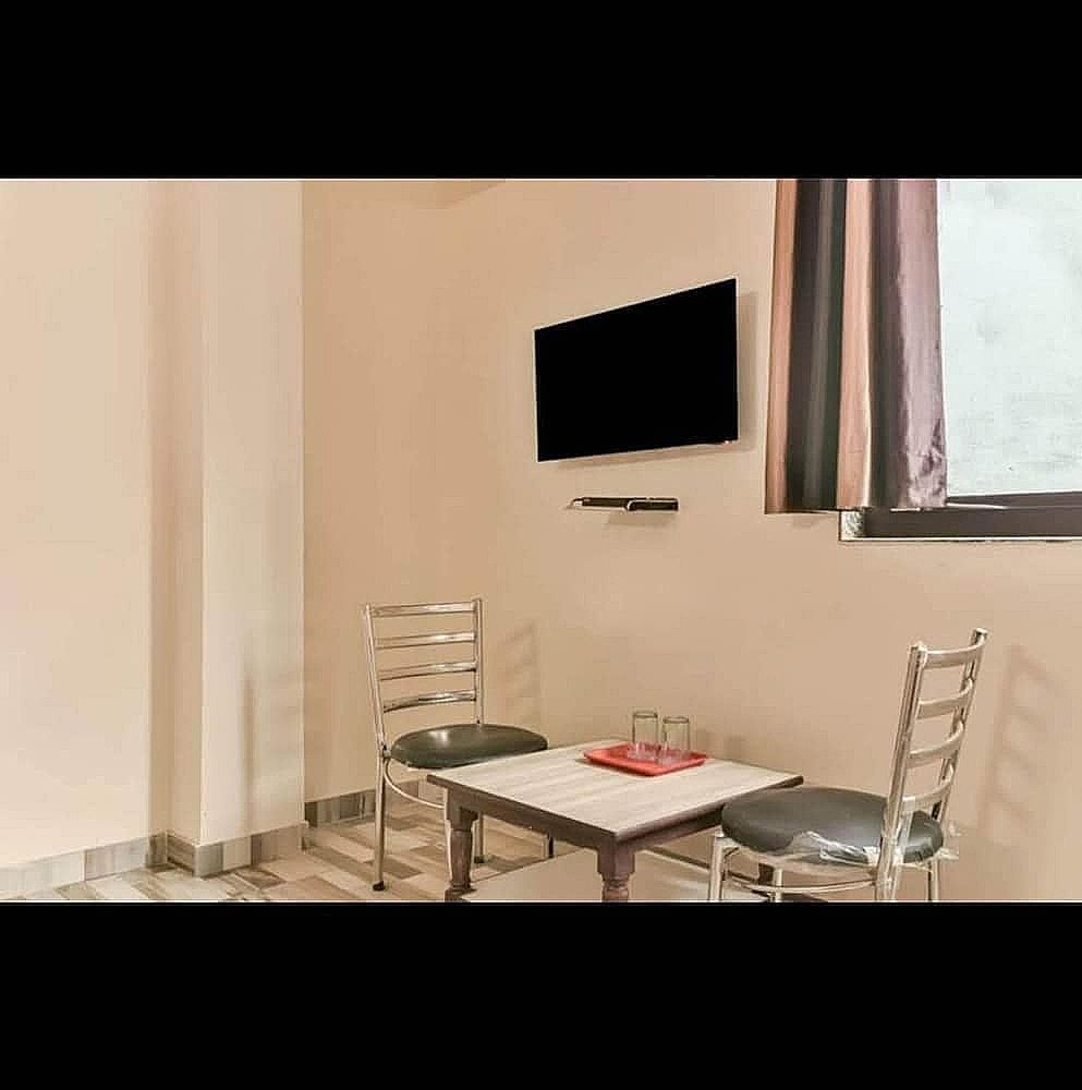 Hotel Clink Delhi Airport Deluxe Room With high Speed Wi-Fi 23
