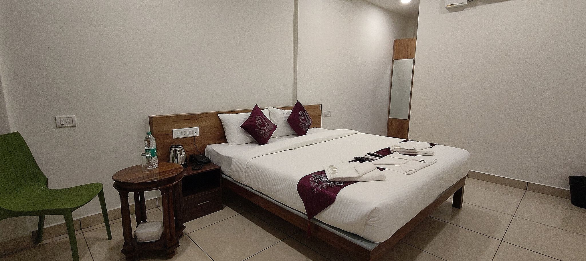 Hotel Amulya Regency Deluxe Room 3