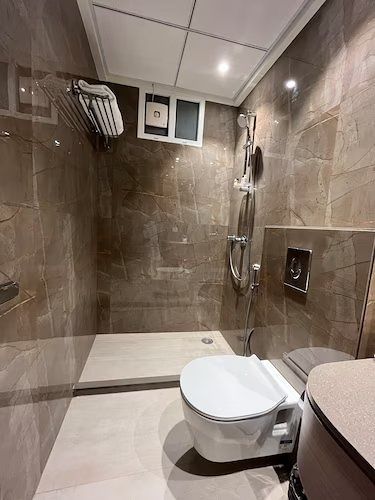 PREMIUM ROOMS