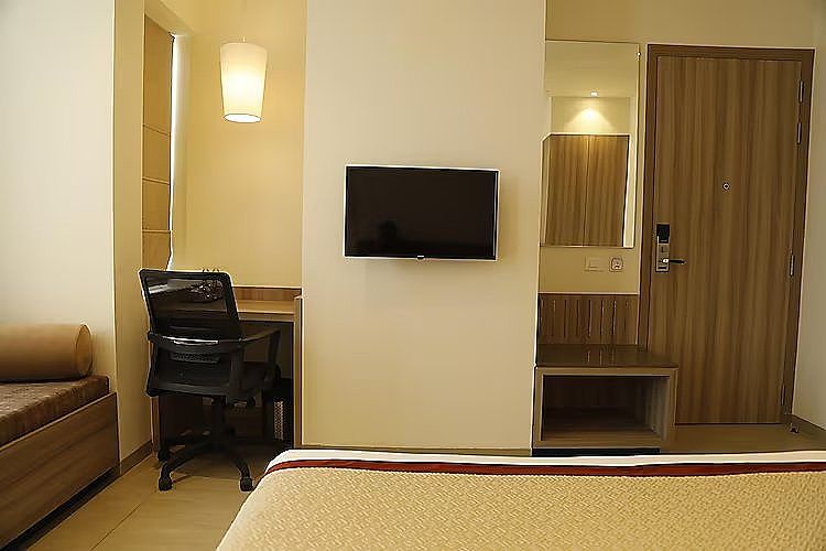 PREMIUM ROOMS