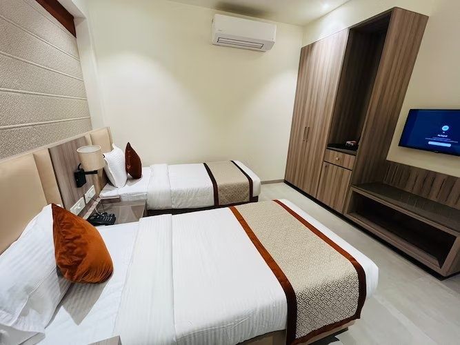 The Royal Vista DELUXE ROOMS 2