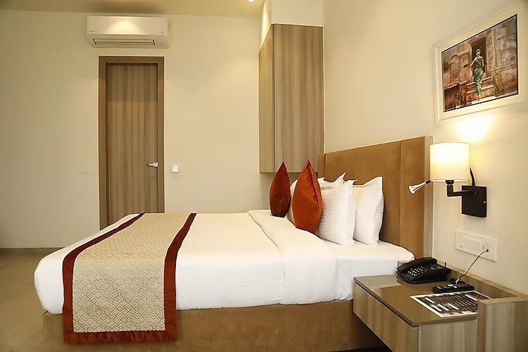 PREMIUM ROOMS