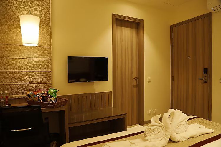 The Royal Vista Super Deluxe 4