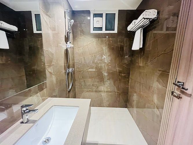 The Royal Vista DELUXE ROOMS 6