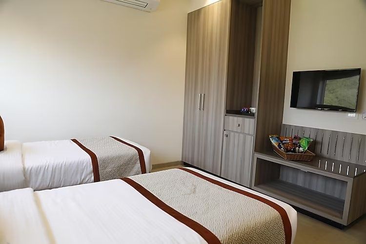The Royal Vista DELUXE ROOMS 4
