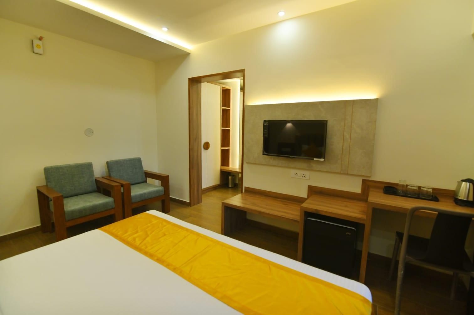 Aurelia Comforts Mangalore Deluxe Room 4