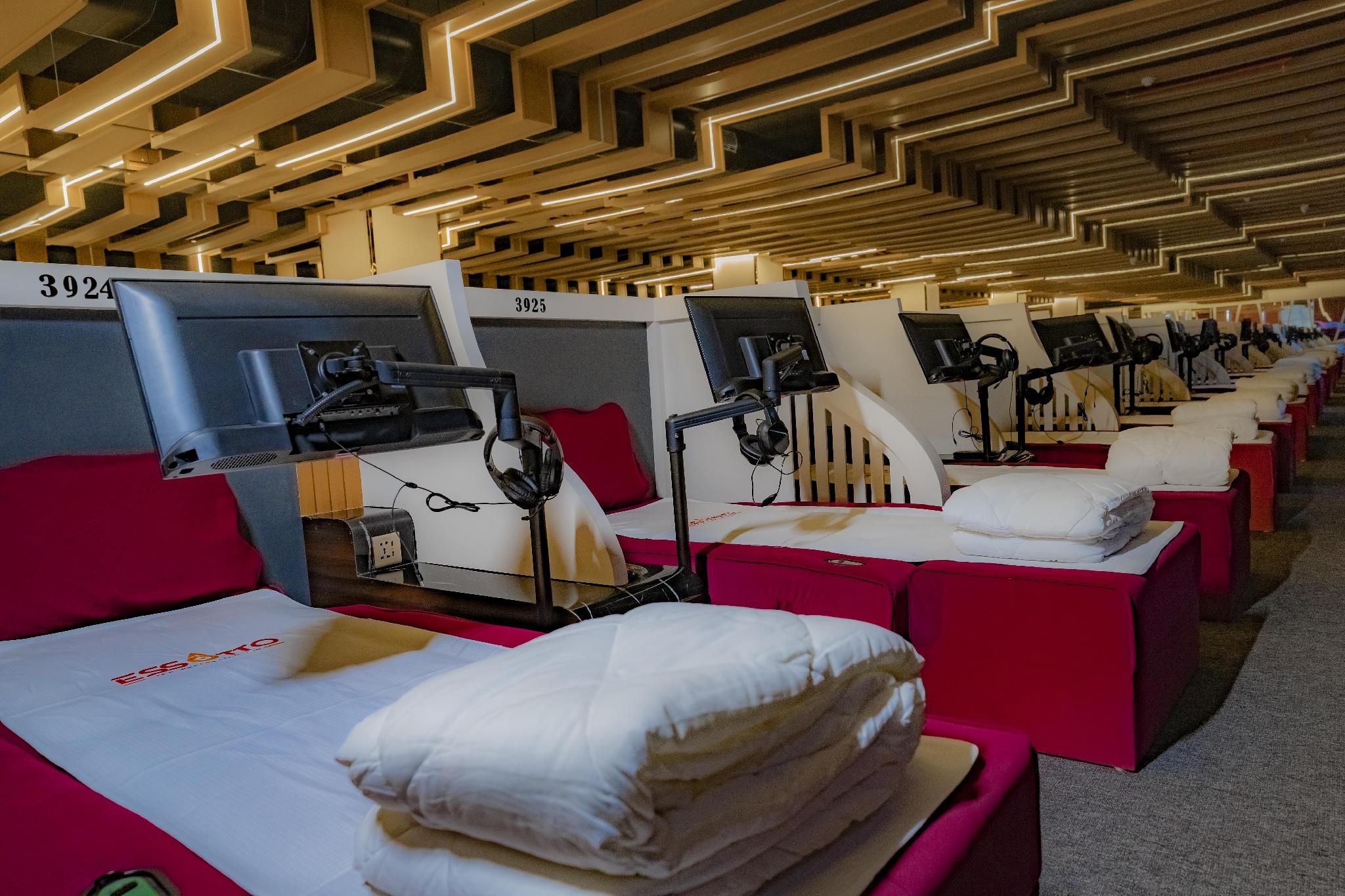 Single Bed in Male Dormitory Room