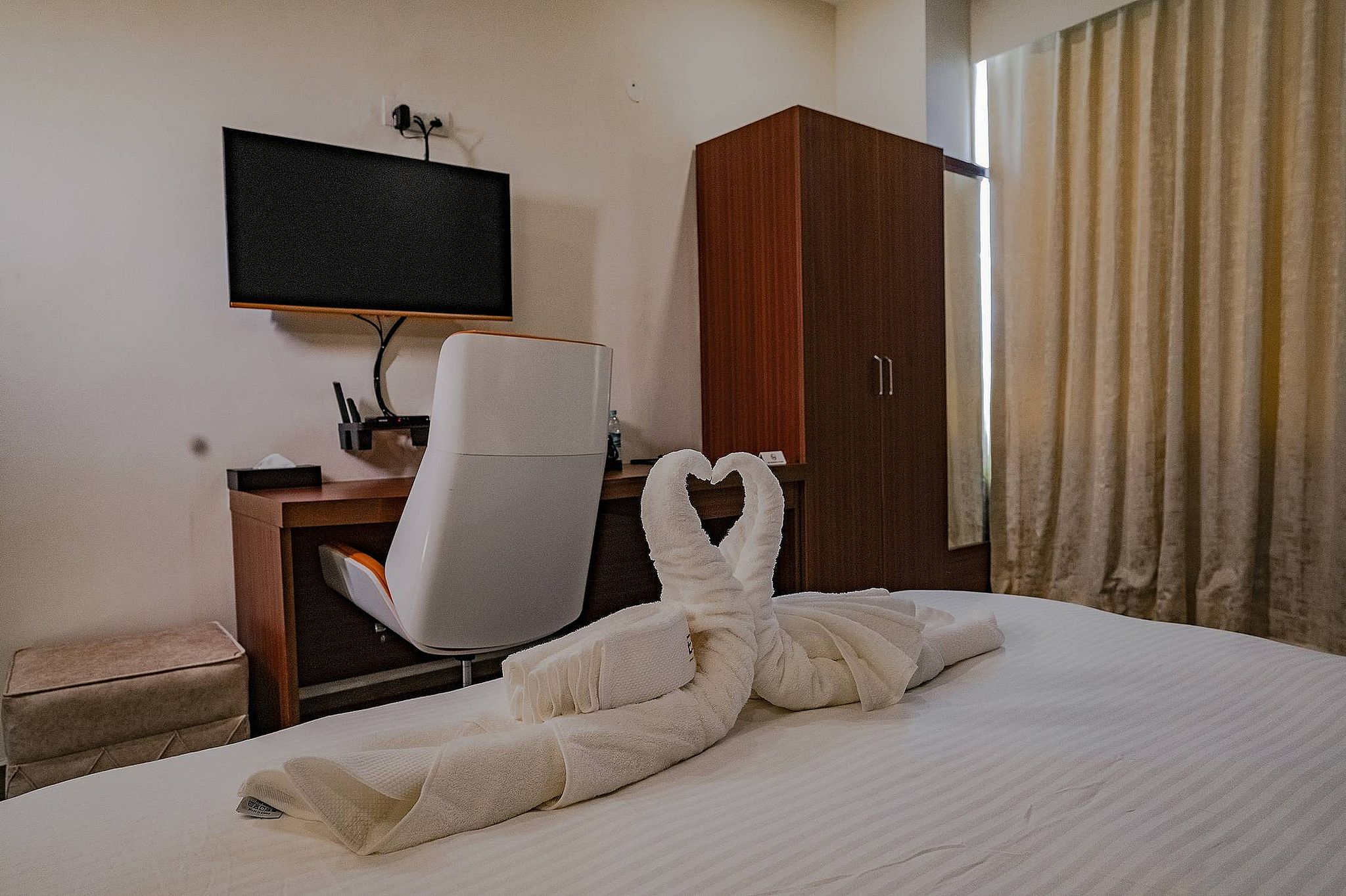 PREMIER ROOM