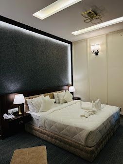PREMIER ROOM
