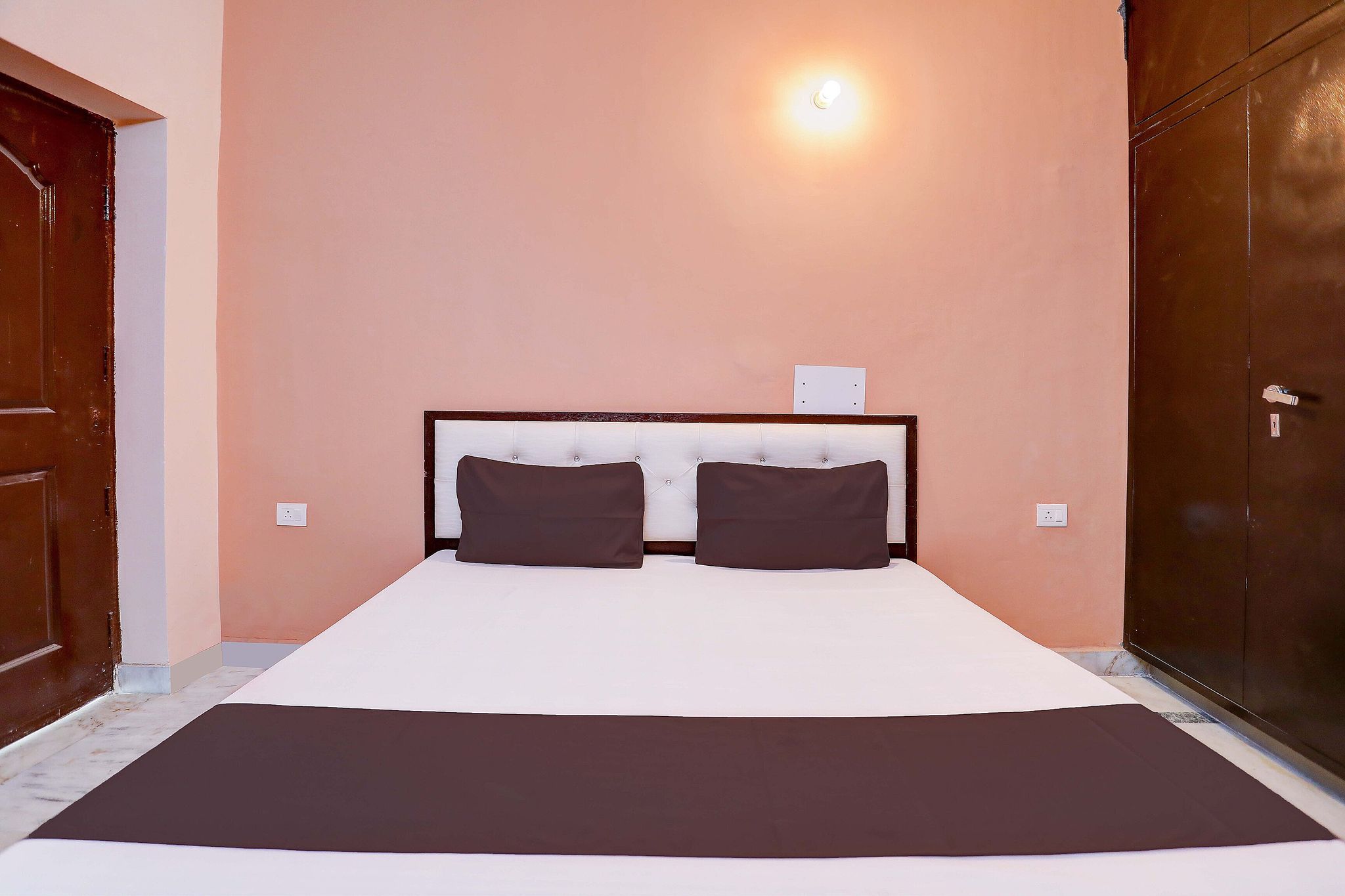 Hotel O Tilak hotel 24 Sector 27 Near by Vinayak Hospital Gali no-6 Classic 5