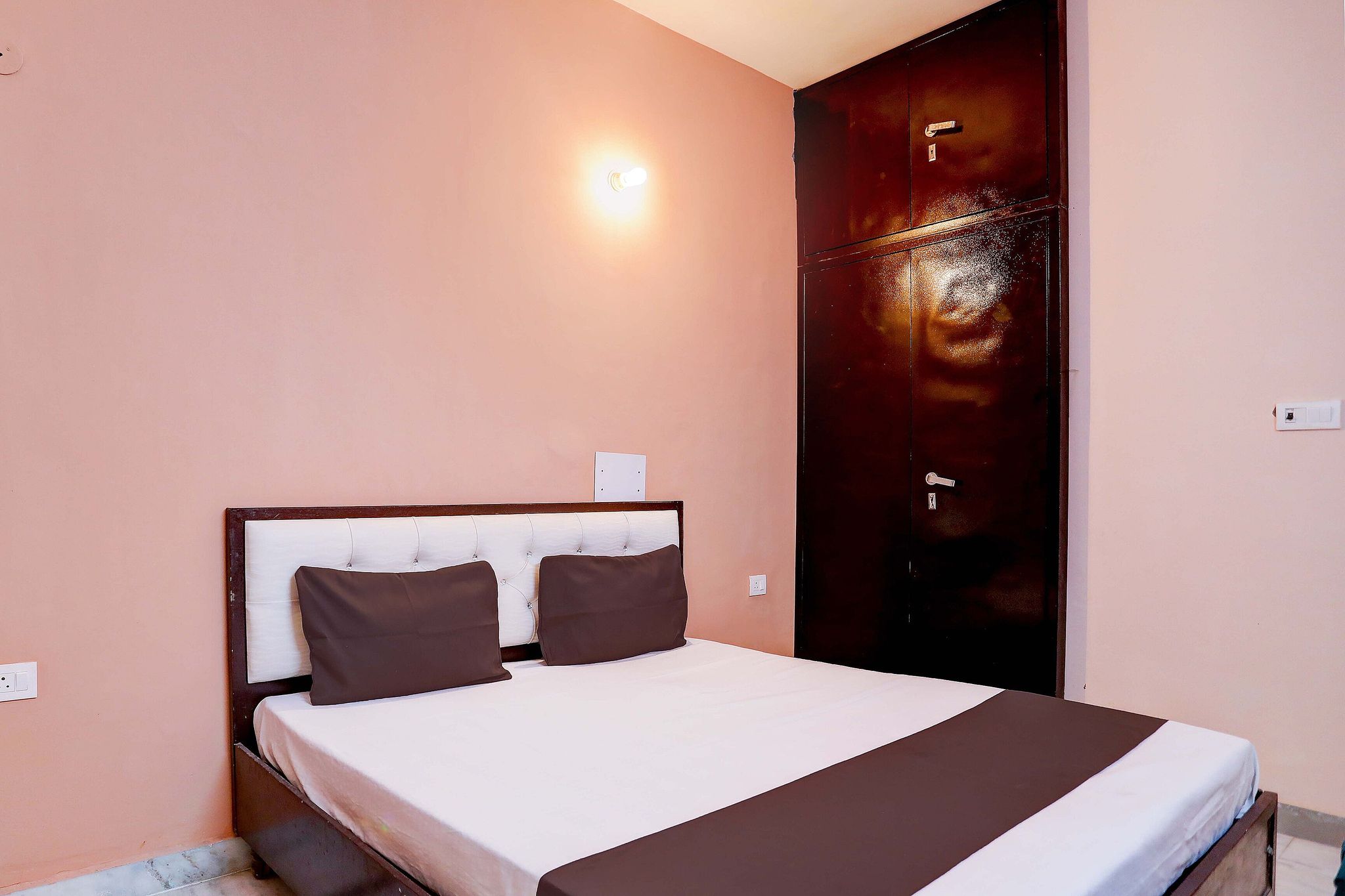 Hotel O Tilak hotel 24 Sector 27 Near by Vinayak Hospital Gali no-6 Classic 7