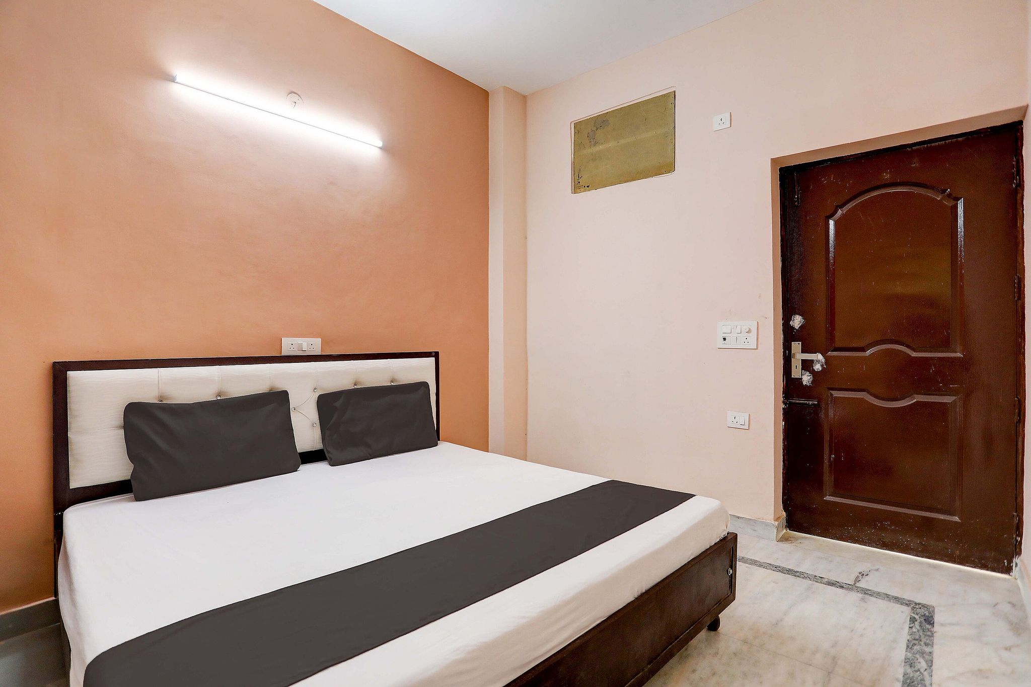 Hotel O Tilak hotel 24 Sector 27 Near by Vinayak Hospital Gali no-6 Classic 10