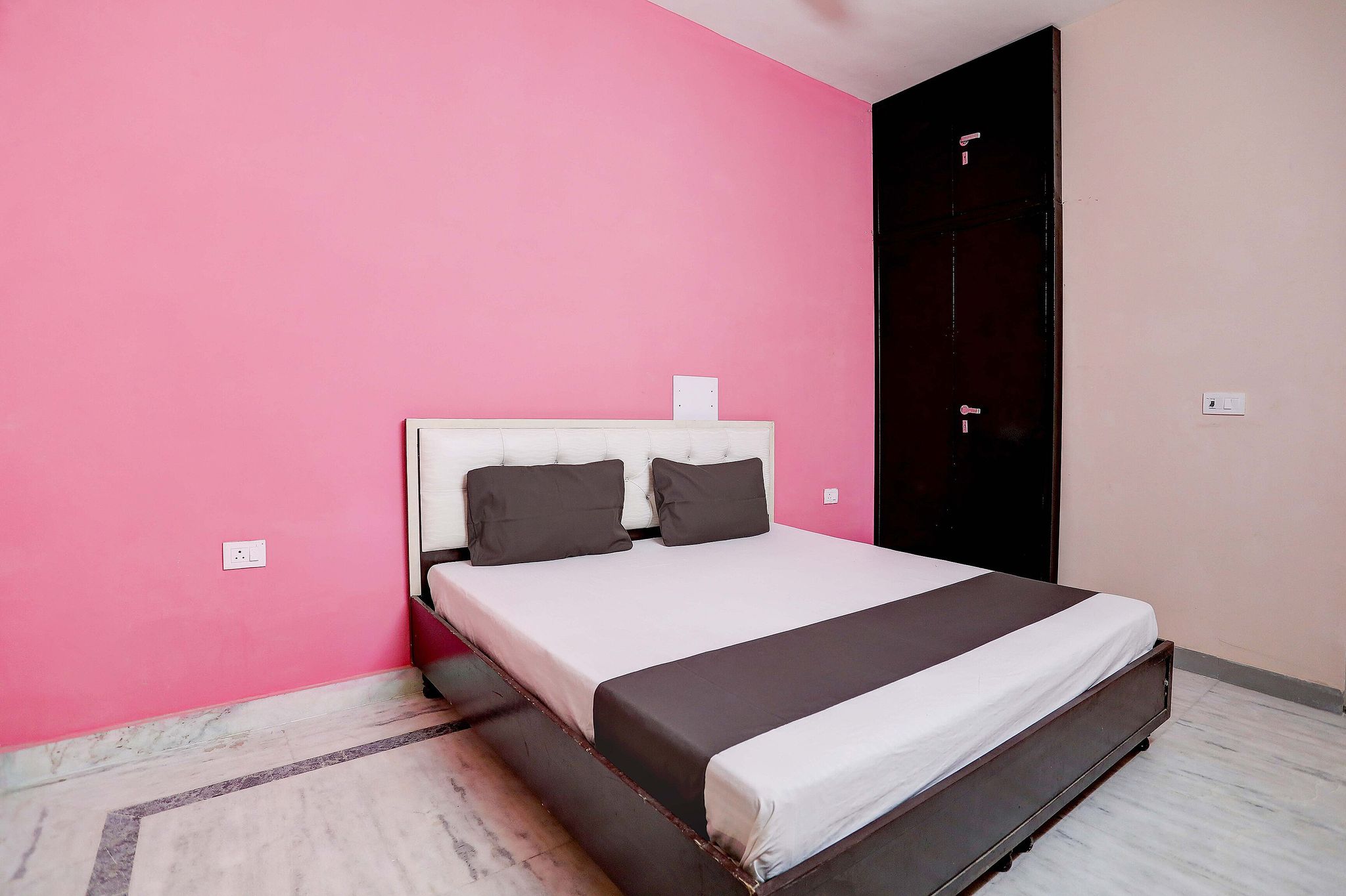 Hotel O Tilak hotel 24 Sector 27 Near by Vinayak Hospital Gali no-6 Classic 2