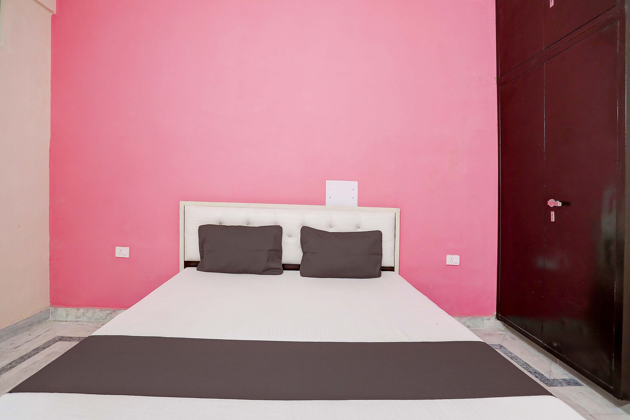 Hotel O Tilak hotel 24 Sector 27 Near by Vinayak Hospital Gali no-6 Classic 8