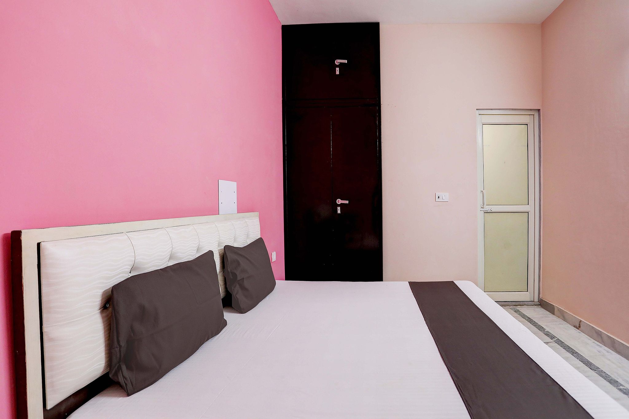 Hotel O Tilak hotel 24 Sector 27 Near by Vinayak Hospital Gali no-6 Classic 11