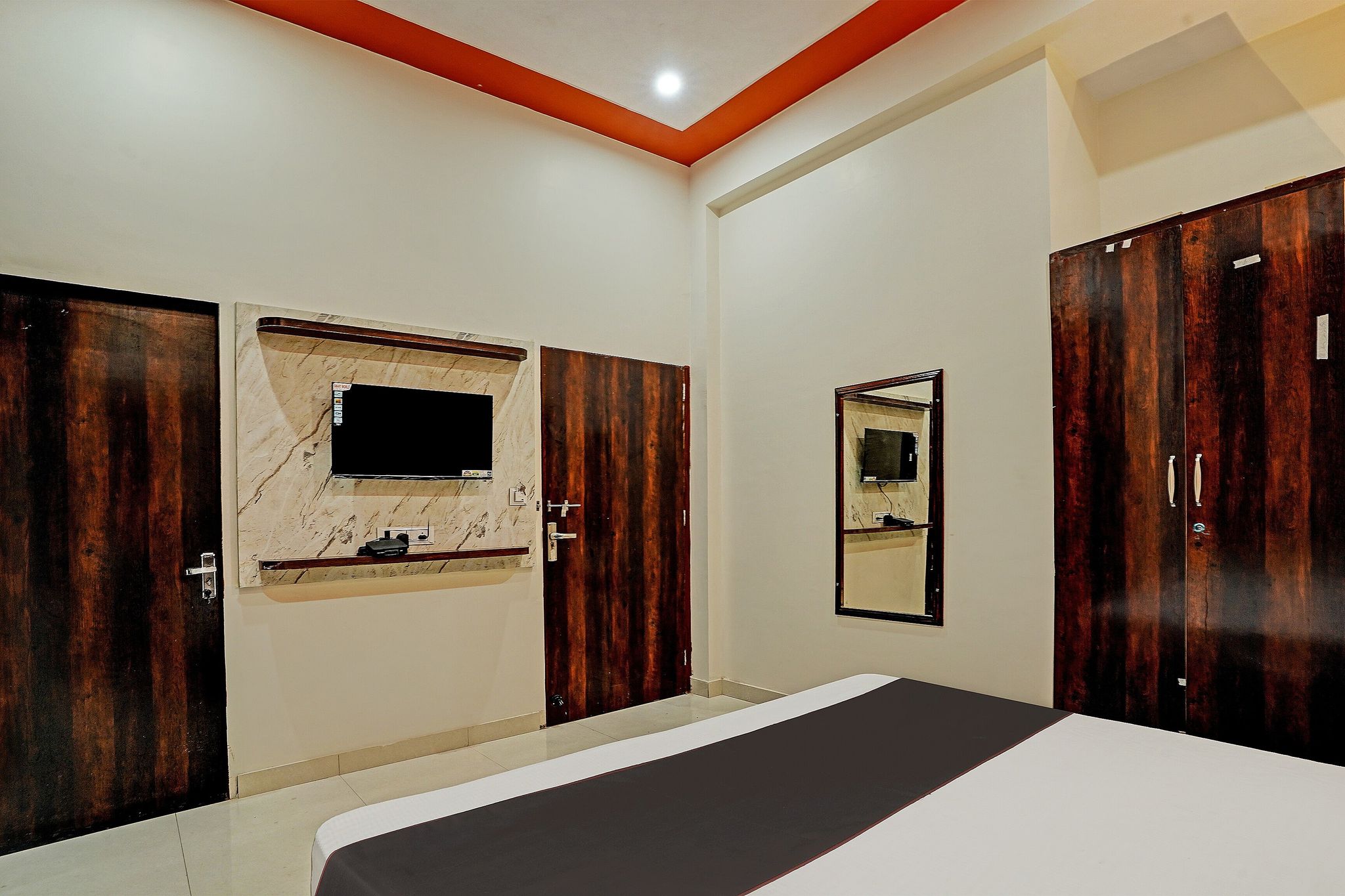 OYO Flagship SR Hotel Classic 16