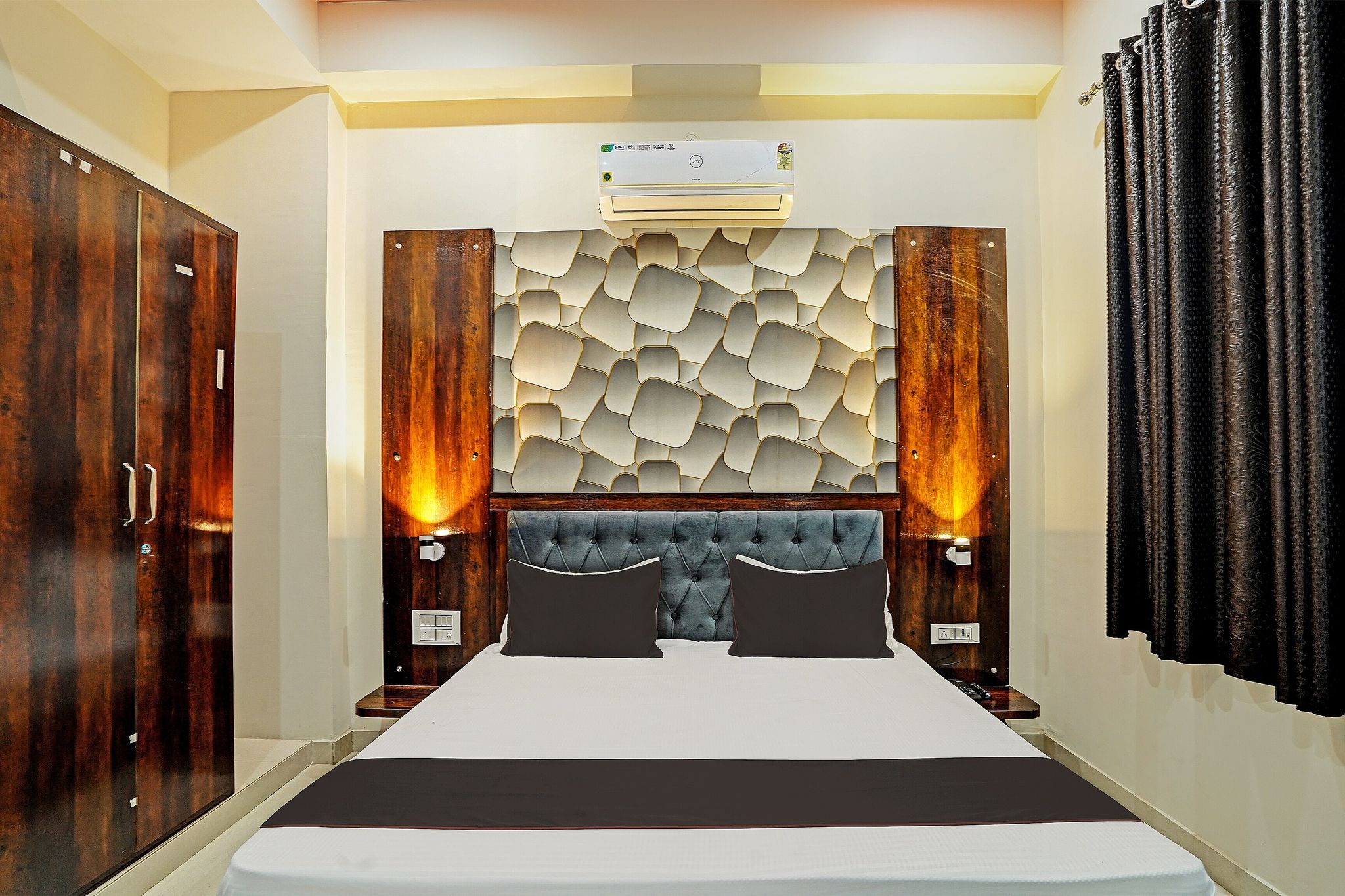 OYO Flagship SR Hotel Classic 6