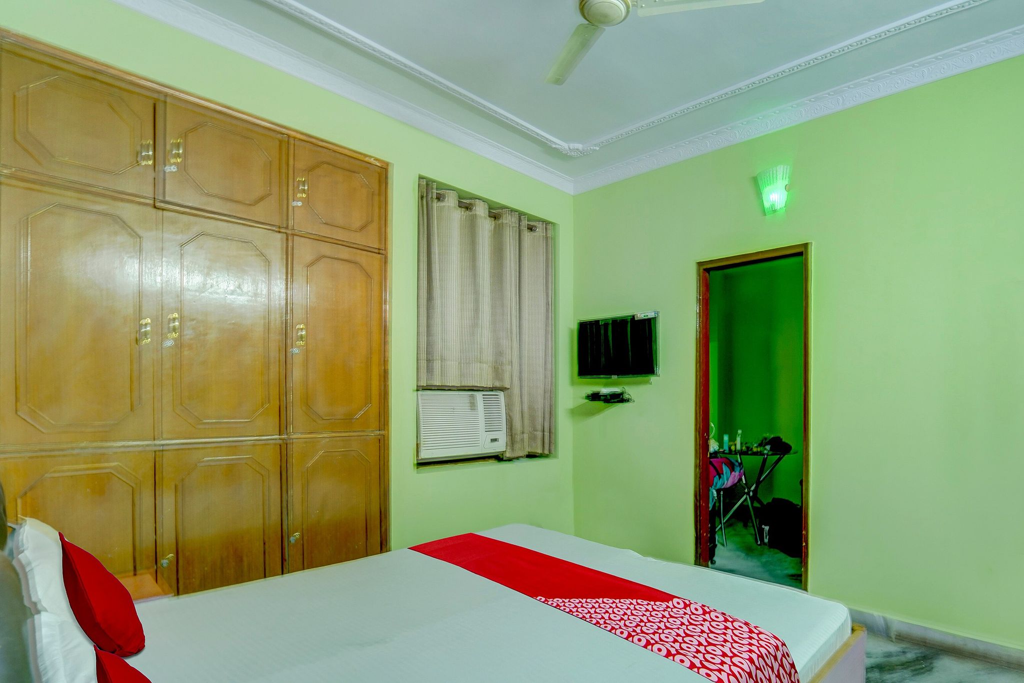 OYO 816383 Hotel New Savera Classic 13