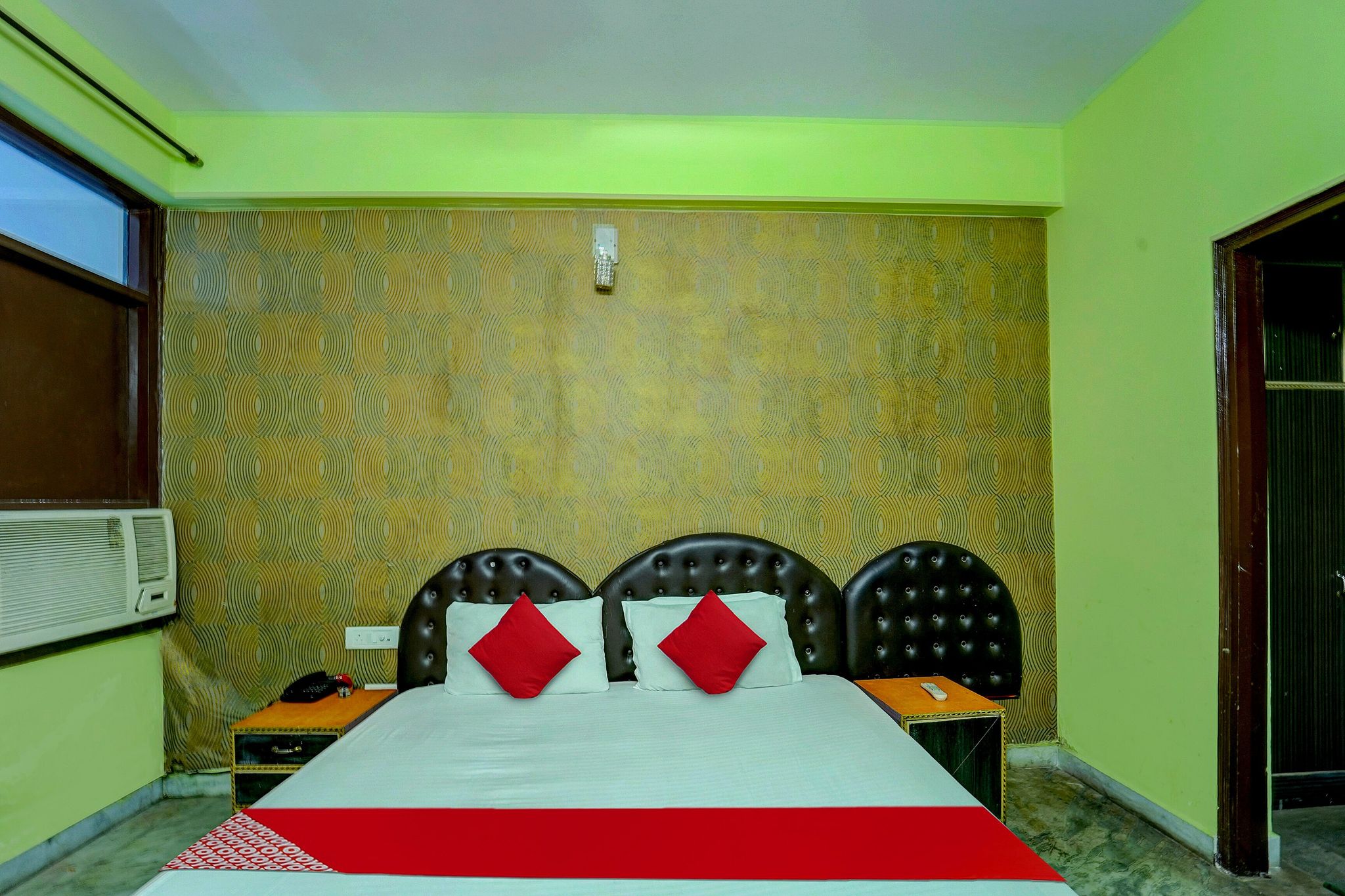 OYO 816383 Hotel New Savera Classic 14