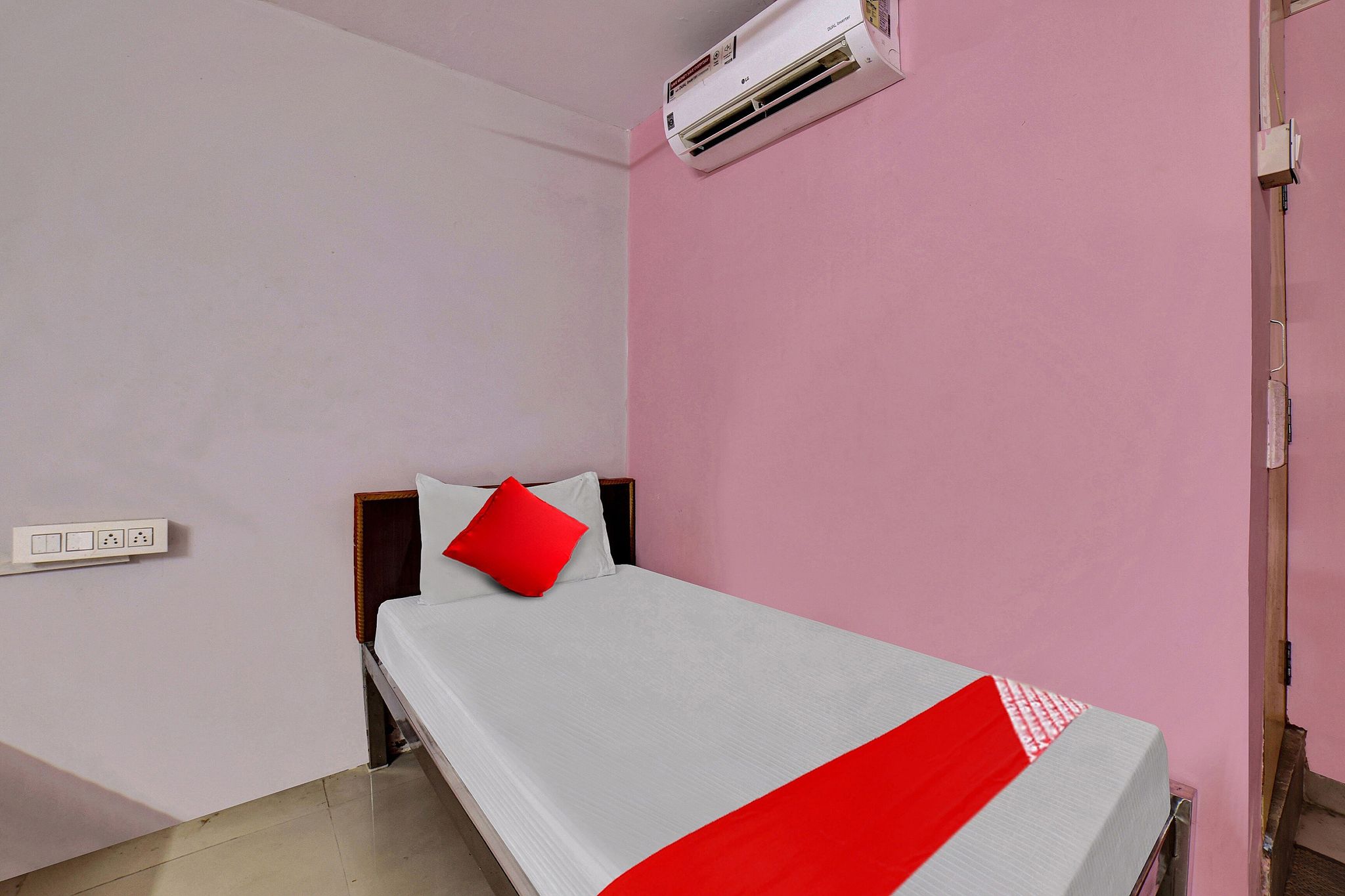 OYO Flagship 812552 Hotel Anu Residency Classic 7