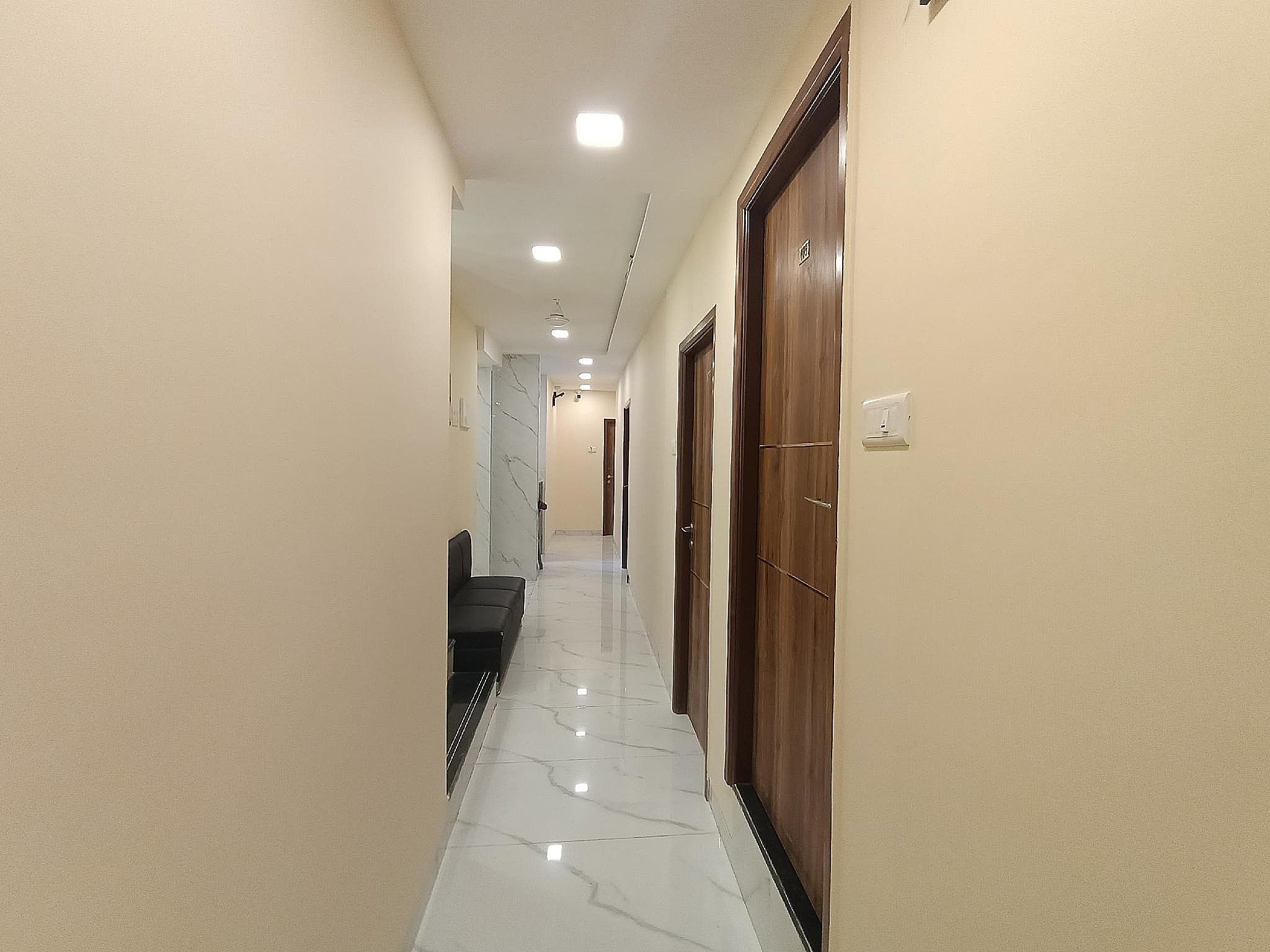 Side Image 2