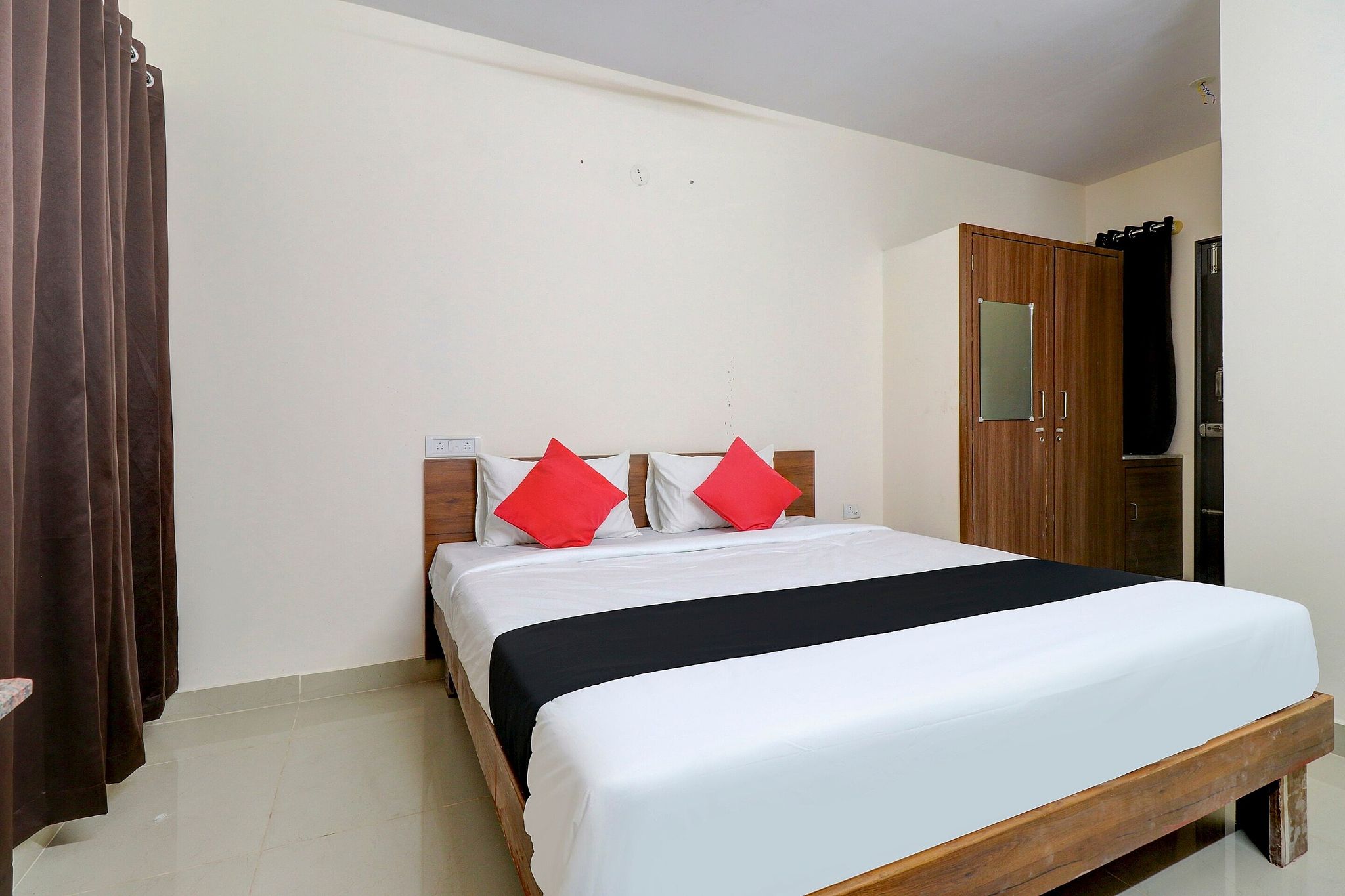 Hotel O Elite Lifestyle Red Rose Near 7d Voyage Classic