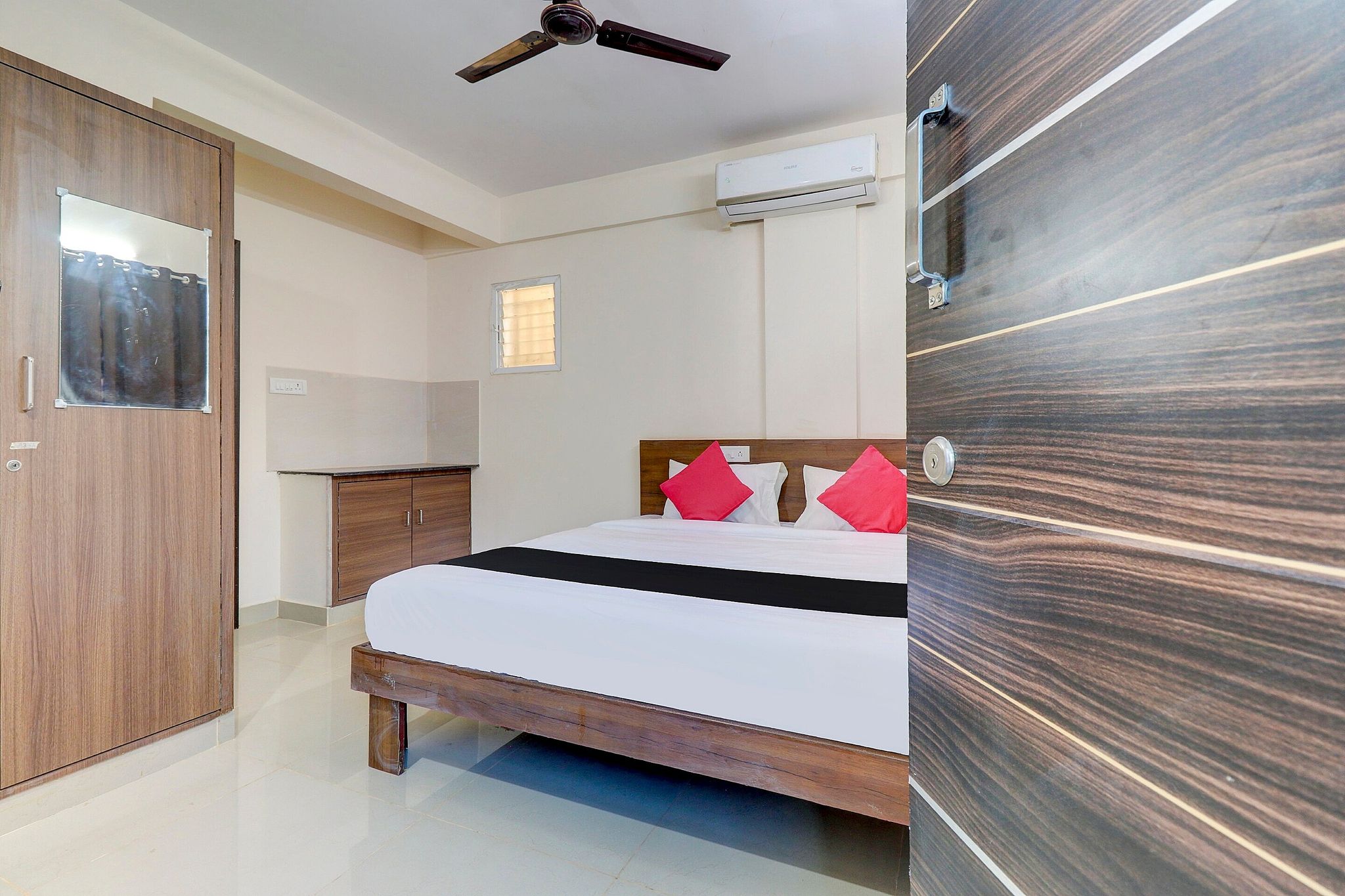 Hotel O Elite Lifestyle Red Rose Near 7d Voyage Classic 10