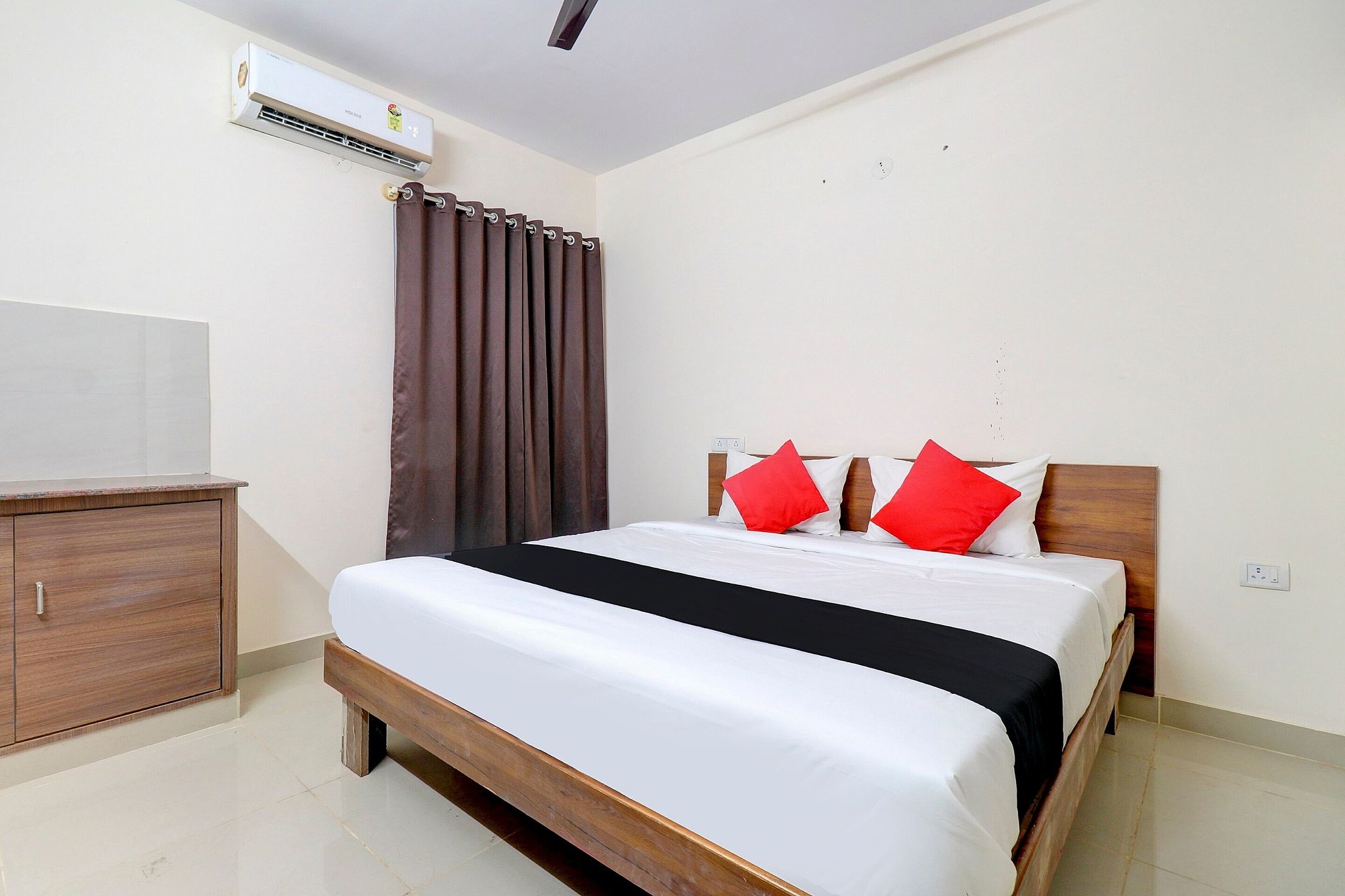 Hotel O Elite Lifestyle Red Rose Near 7d Voyage Classic 4