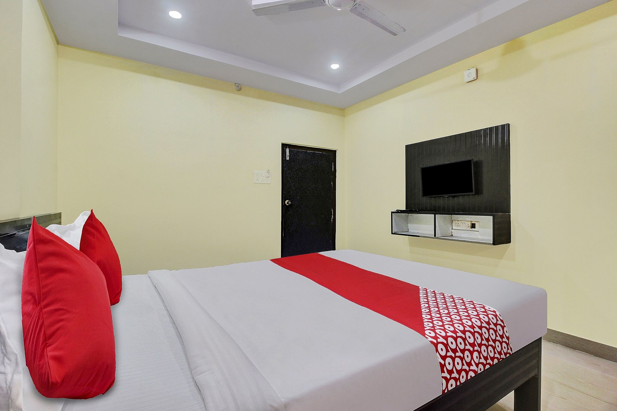 OYO 809401 Hotel Srinika Grand Classic 9
