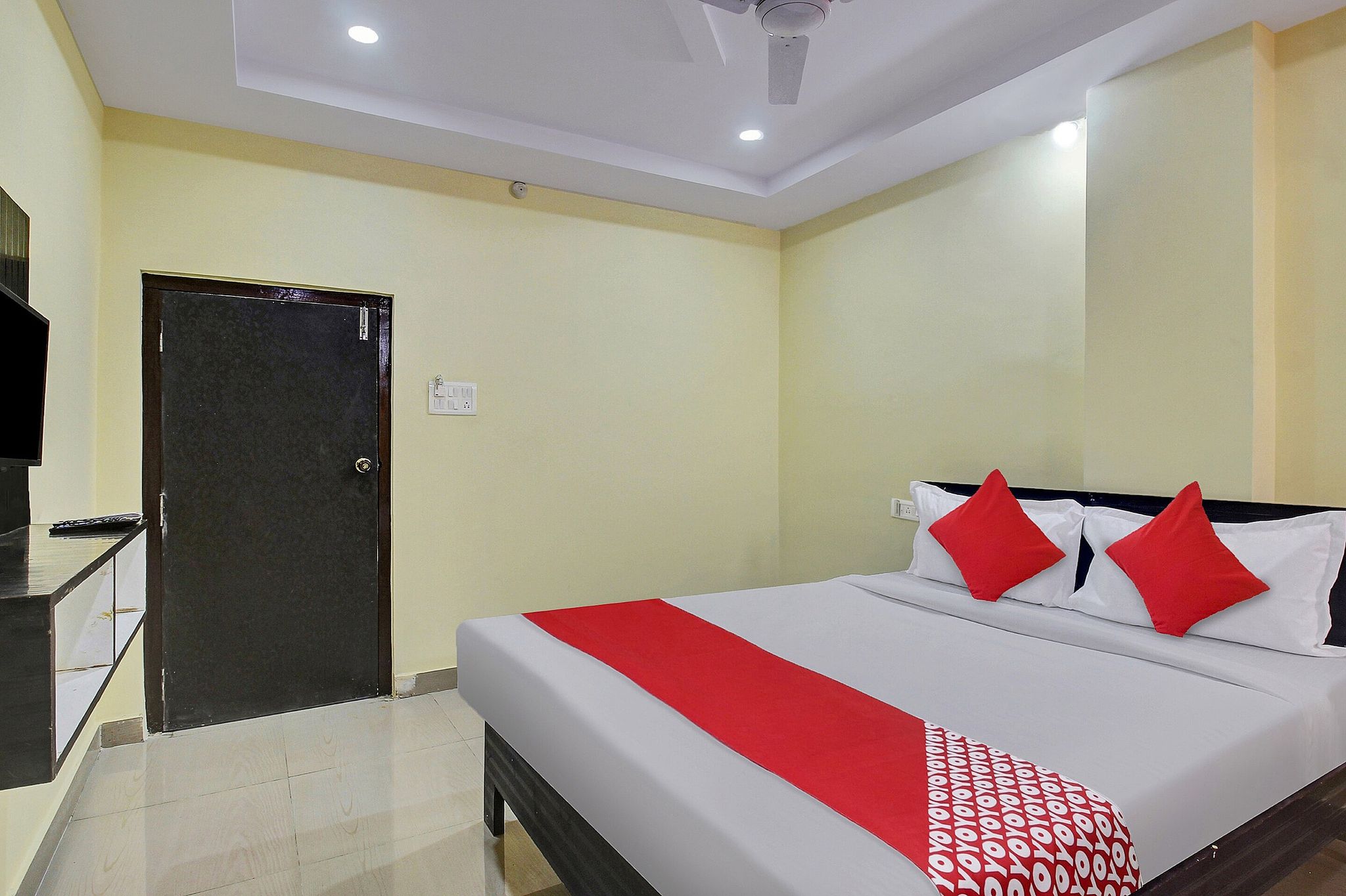 OYO 809401 Hotel Srinika Grand Classic 8