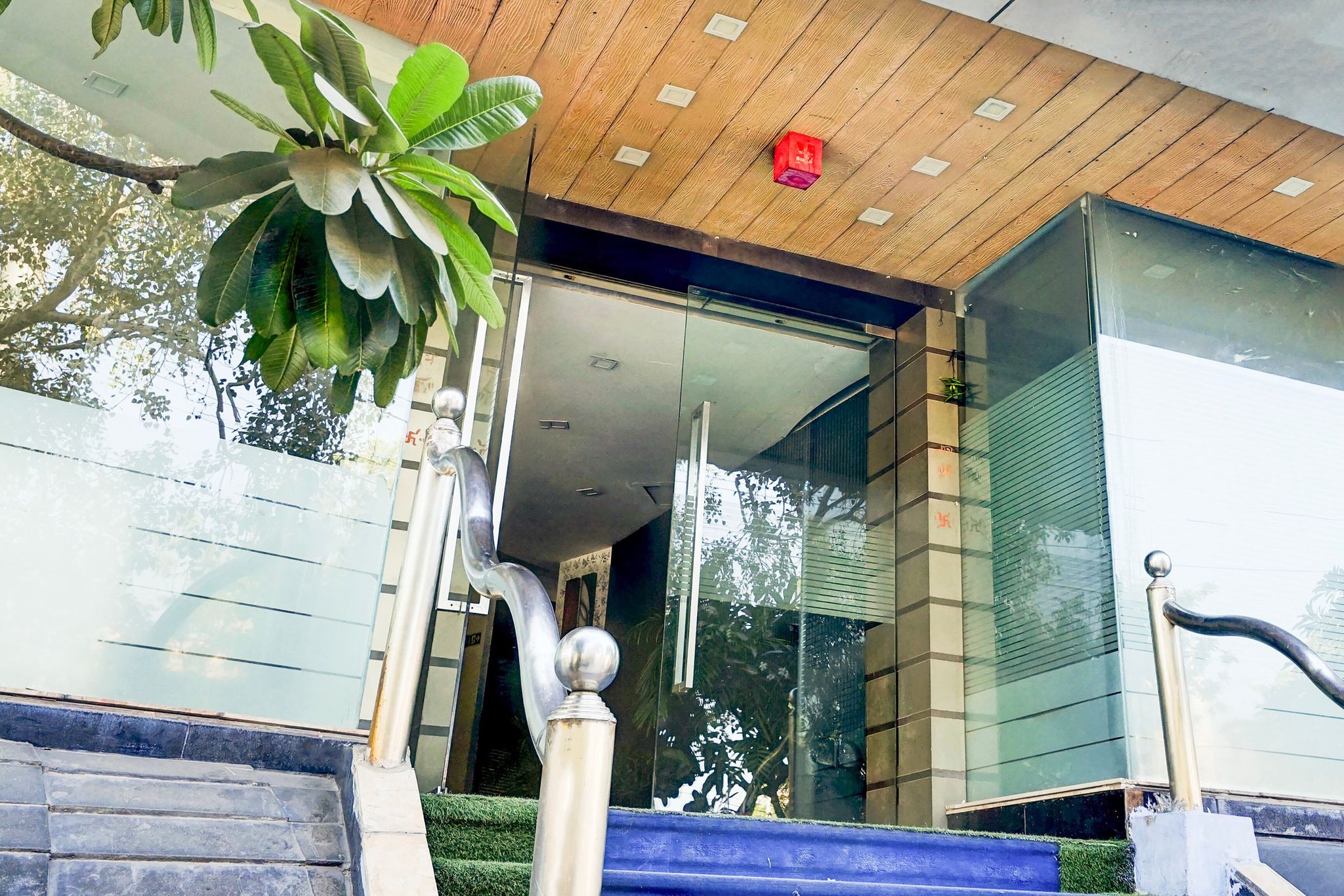 Super Collection O Adarsh Nagar Raja Park formerly Apex Intercontinental