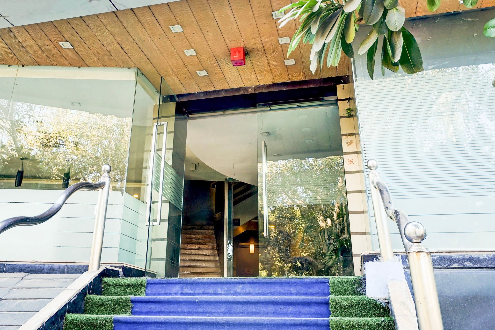 Super Collection O Adarsh Nagar Raja Park formerly Apex Intercontinental