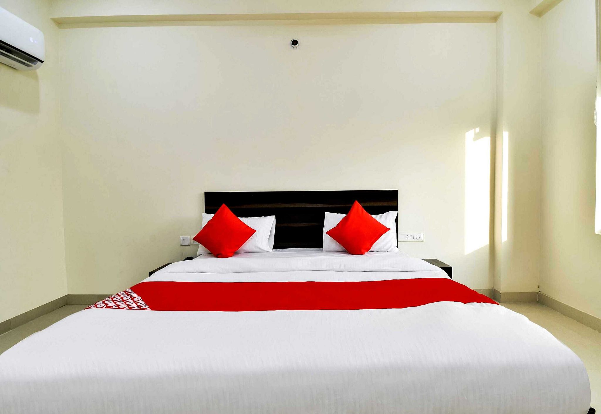 Hotel O Arjun Palace