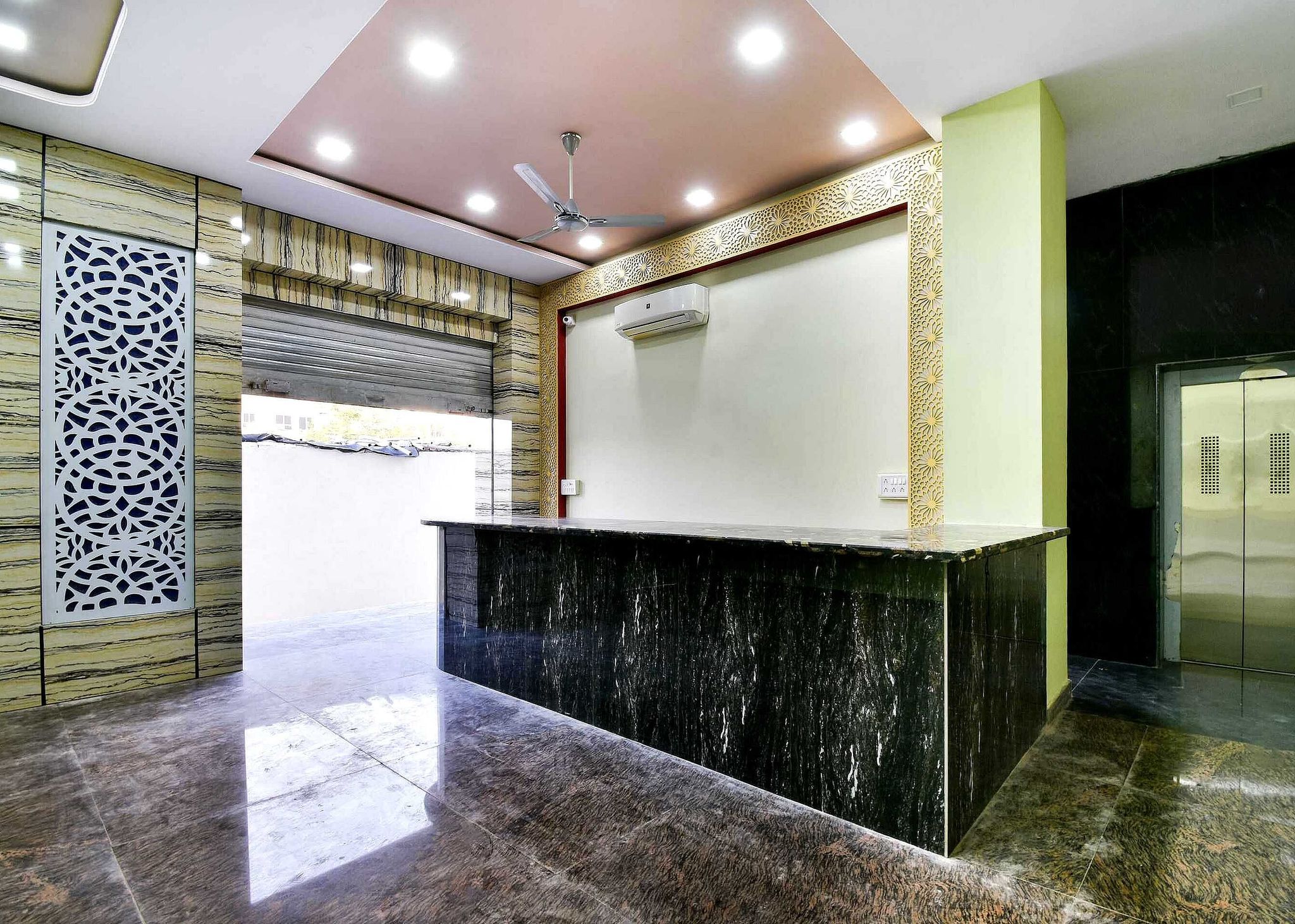 Hotel O Arjun Palace