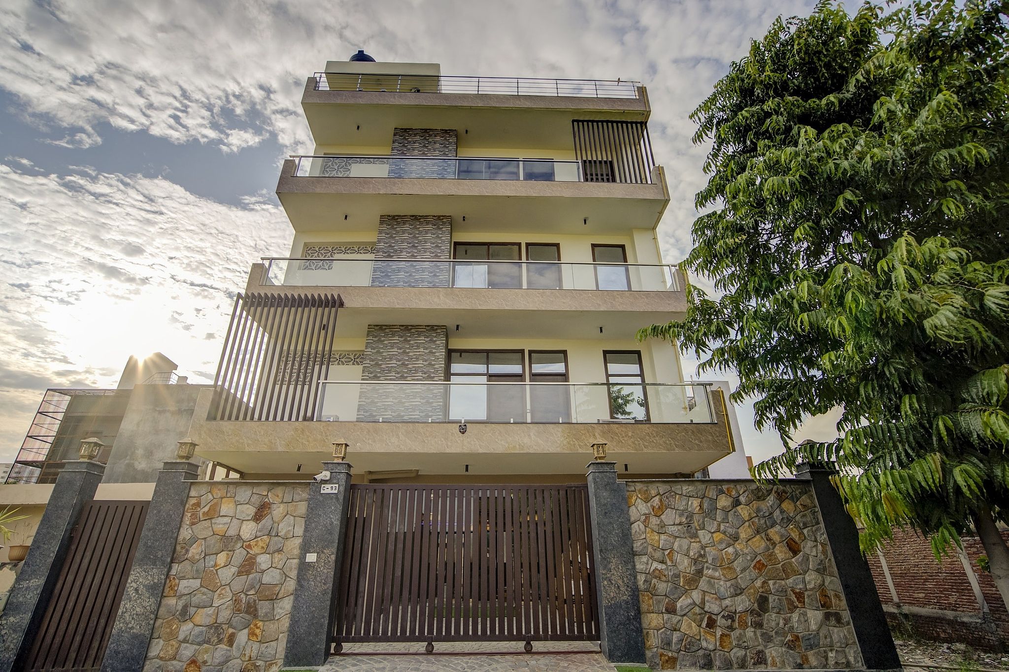 Super Collection O Sector 108 Noida