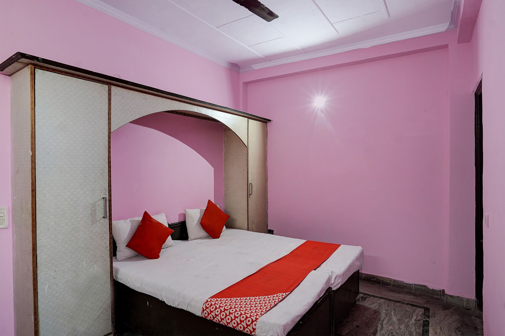 Super Hotel O Khanna Hotel near shakti khand III Indirapuram Classic 3